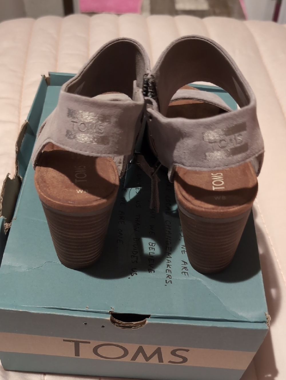 Tom's Suede Sandals, 8M - Picture 4 of 7